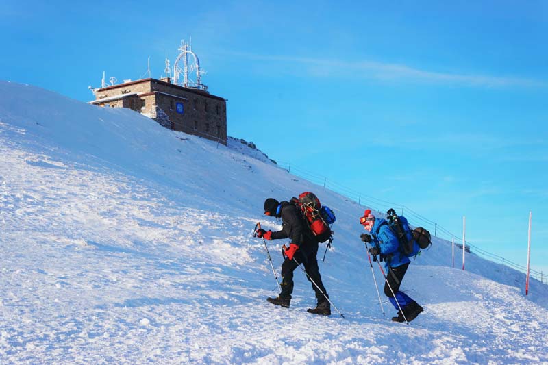 Kasprowy Wierch stacja meteorologiczna, wyjście na Kasprowy, turyści na Kasprowym zimą, Kasprowy Zimą