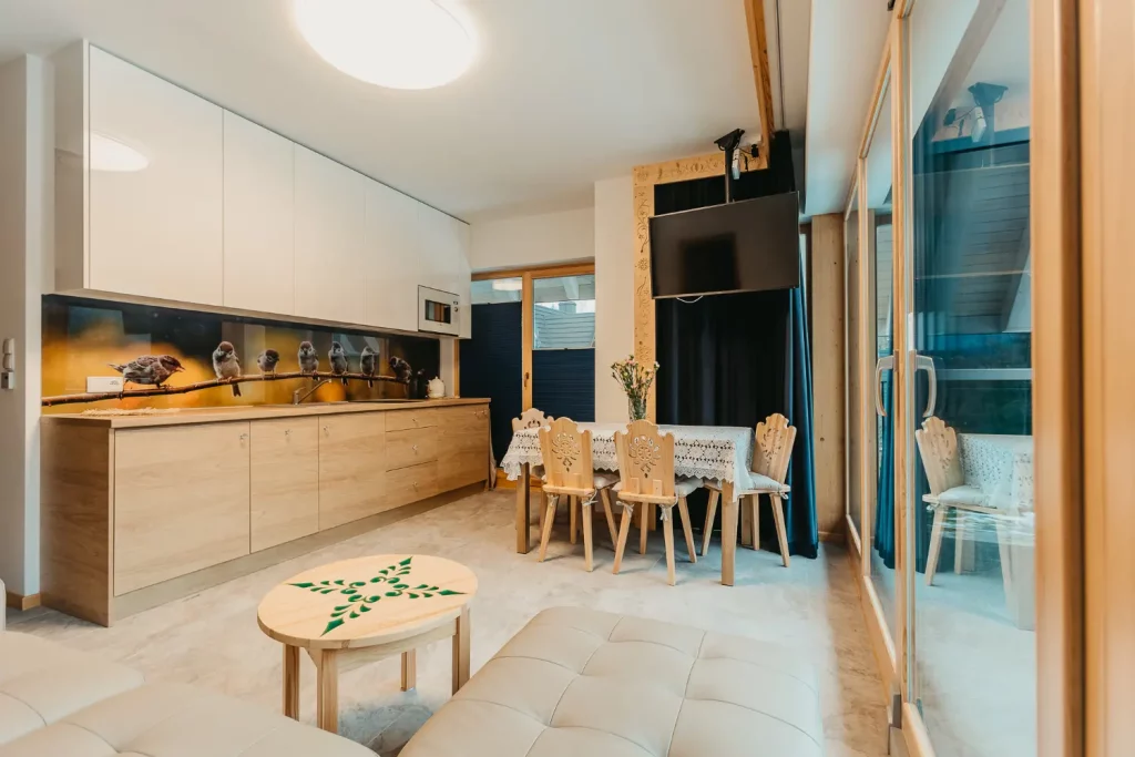 Apartament Sobiczkowa 4 w Kościelisku - Pokój dzienny, widok na góry, aneks kuchenny