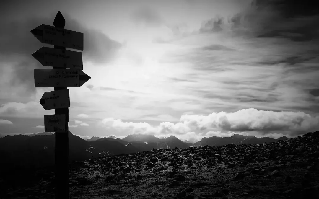 Co oznaczają kolory szlaków górskich w Tatrach?