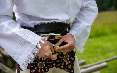 Nietuzinkowy strój góralski z Podhala – historia oraz znaczenie symboli i kolorów