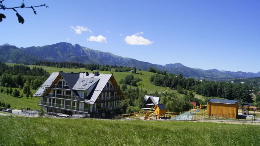 Widok panoramy z wzgórza za Bachledzkim Wierchem w Zakopanem - oczami naszych gości