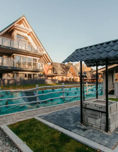 Apartamenty Sobiczkowa w Kościelisku koło Zakopanego, widok na budynek na grill