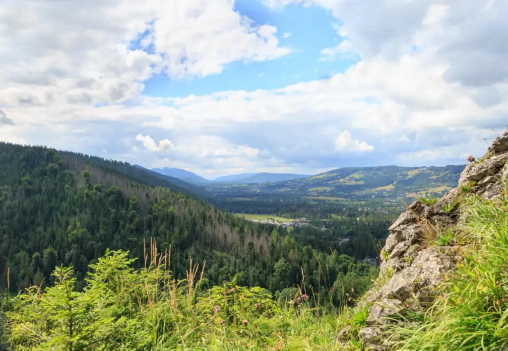 Widok z Nosala na Zakopane i tatrzańskie doliny, łatwe szczyty w Tatrach na pierwsze wycieczki